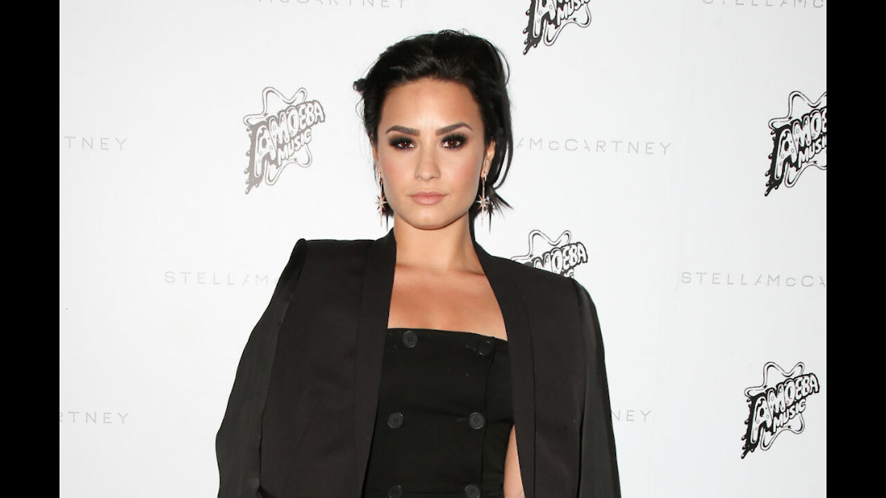 Demi Lovato slams 'harmful' editing apps