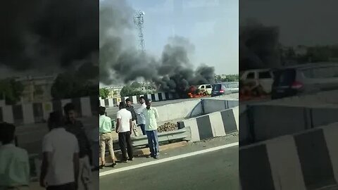 Electric car caught fire over mahipalpur flyover .. dated today .. #trending #car #collab #carlover