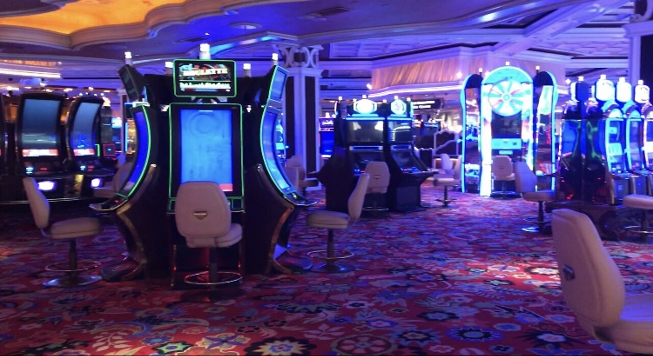 Vegas casinos, businesses close down amid coronavirus concerns