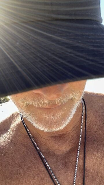 Pass your good thoughts on… 😎🌴❤️ #islandvibe