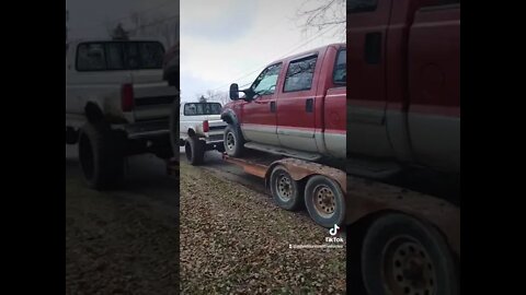 I guess the trailer got stuck on the ground too much weight