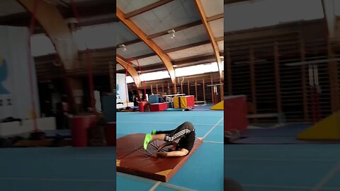 Salto arabian na petardzie, prawie przekręciłem 😤 #shortvideo #youtubeshorts #akrobatyka #salto #me