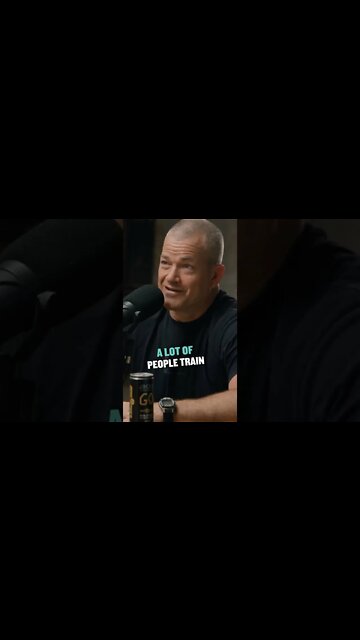 Jocko Willink Shares The Biggest Mistake To Make In A Street Fight