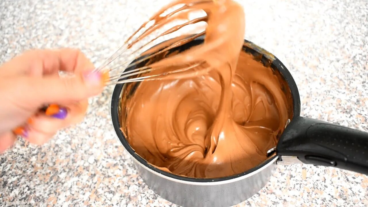 Homemade Chocolate Filling / Frosting Recipe for Cakes or Cake Decorating | Granny's Kitchen Recipes