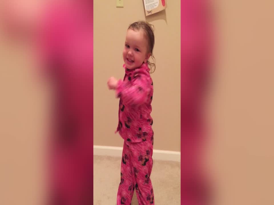 Adorable Girl Teaches Mom how to Boogie