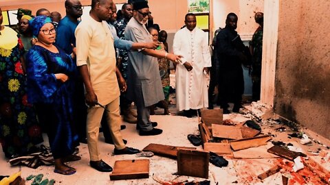 WHY FOCUS ON US GUN RIGHTS WHEN 50-100 ARE SLAUGHTERED IN A NIGERIAN CHURCH? | 06.06.2022