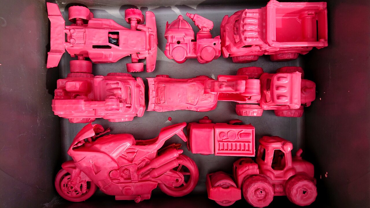 Cleans toy fire trucks, race cars, sand trucks, cranes, slenders, excavators, racing motorbikes