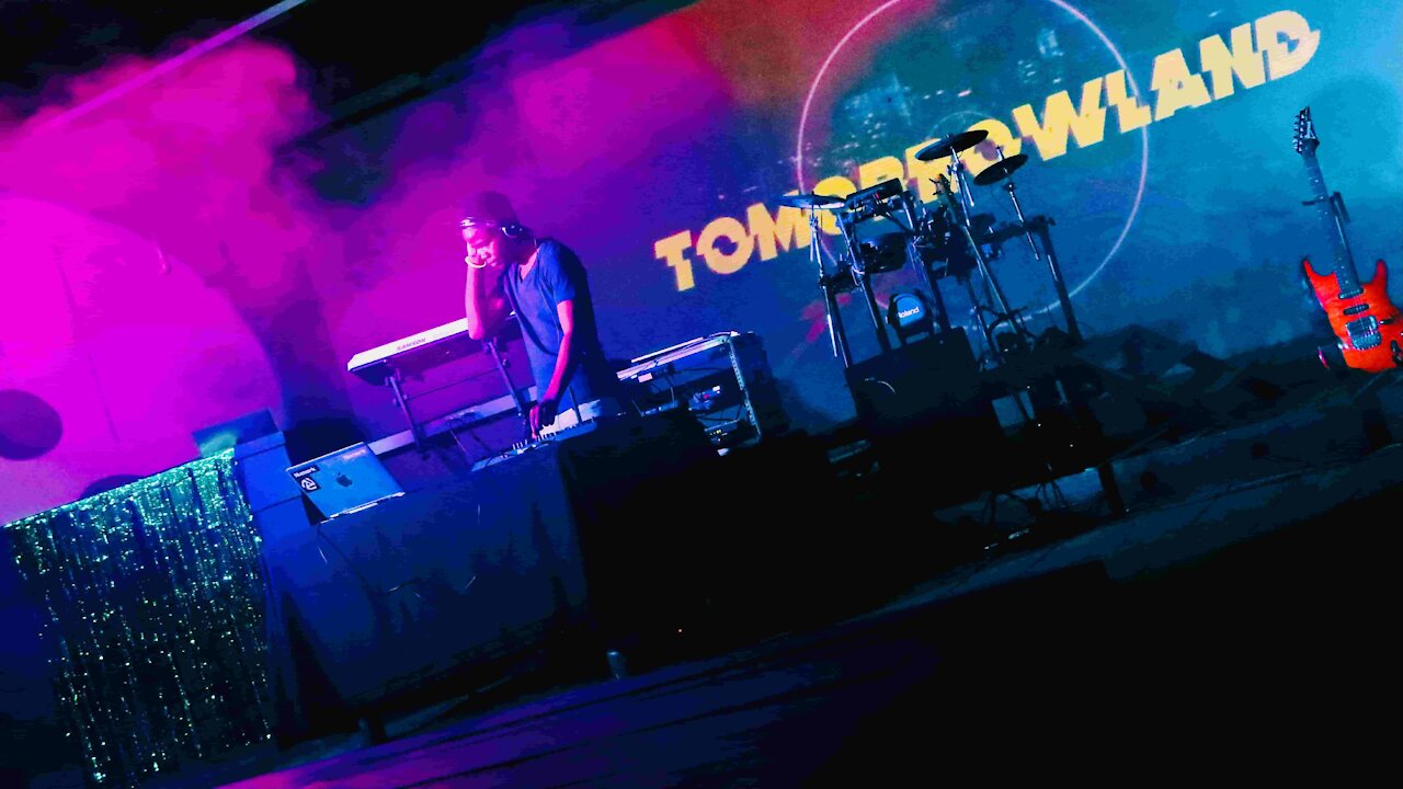 TOMORROWLAND // DJ More SA