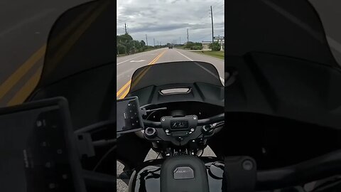 demonstration of proper turn signal usage #shorts