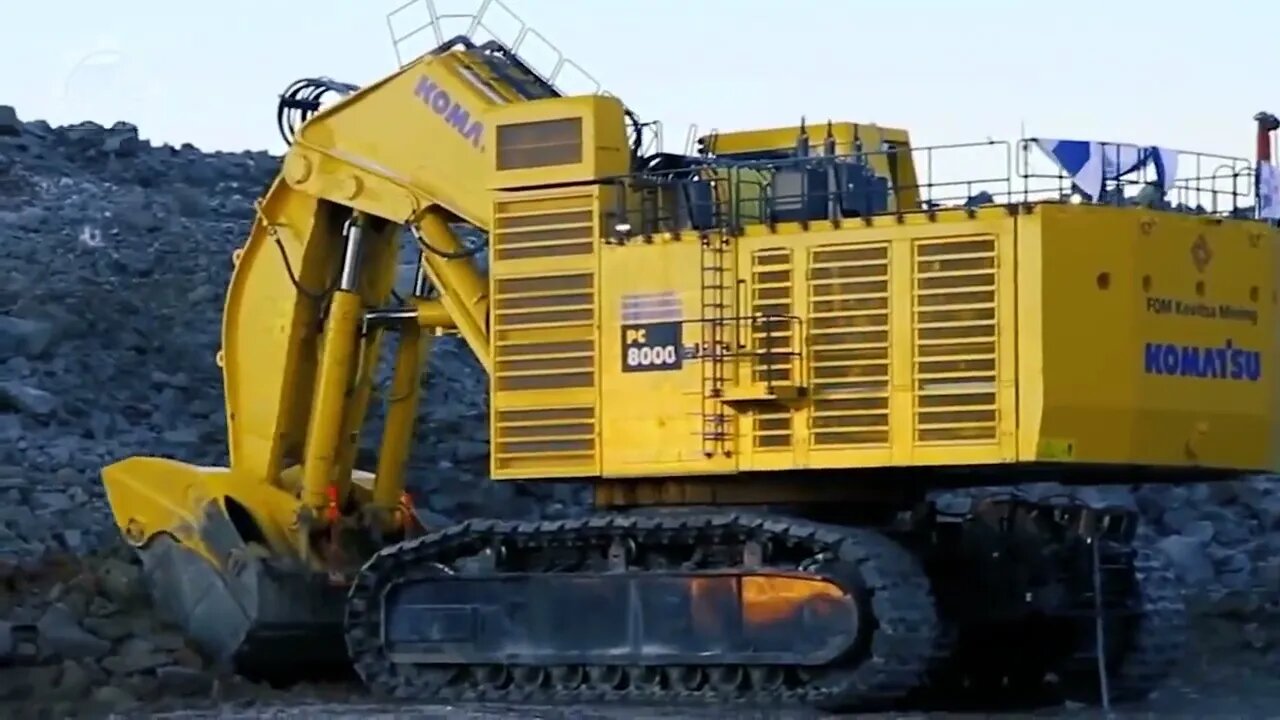 Top 5 World's Largest Mining Excavator Machines