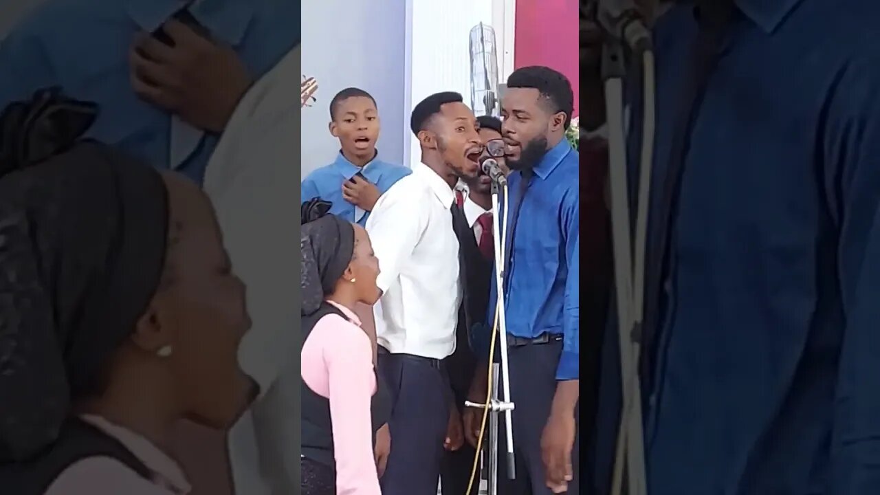 I no dey walk alone #victoria #trending #ticktok #choirministration #trendingreels I get backing