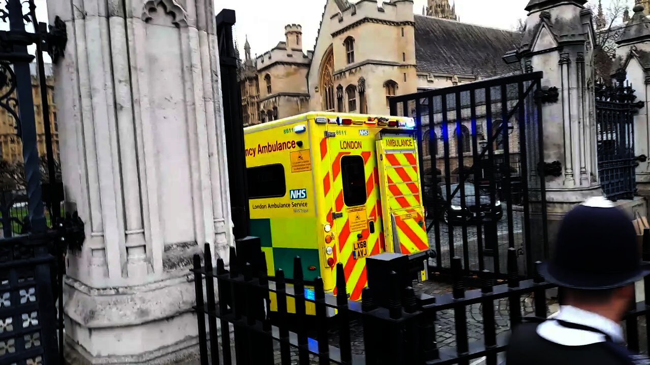 AMBULANCE CALLED WESTMINSTER #PARLIAMENT 15 December 2021