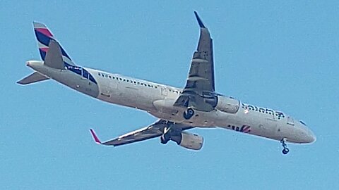 Airbus A321 PT-XPG coming from Brasília to Fortaleza
