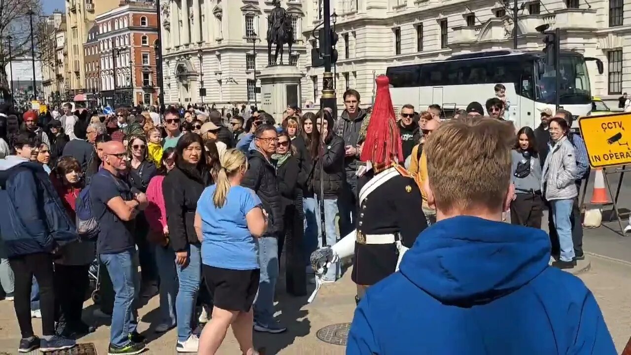 Make way Easter Sunday 🐣 #horseguardsparade