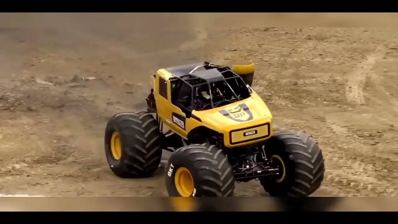 MONSTER JAM = SEE WHAT HAPPENS DURING THE VIDEO = Léo Sócrates