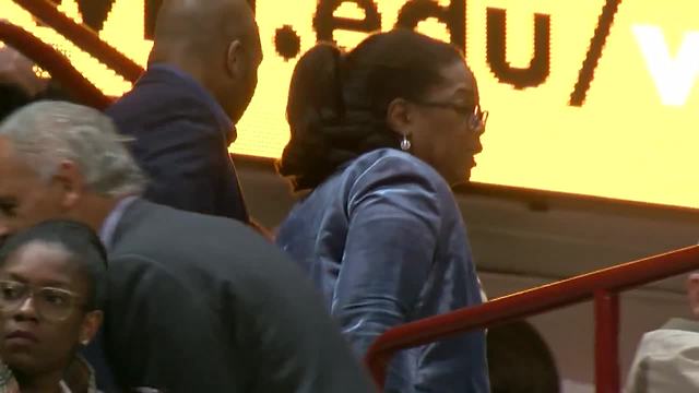 Oprah Winfrey attends UW-Milwaukee graduation ceremony