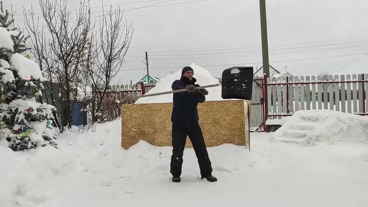 DIY Snow House. House in snow. Snow house for children