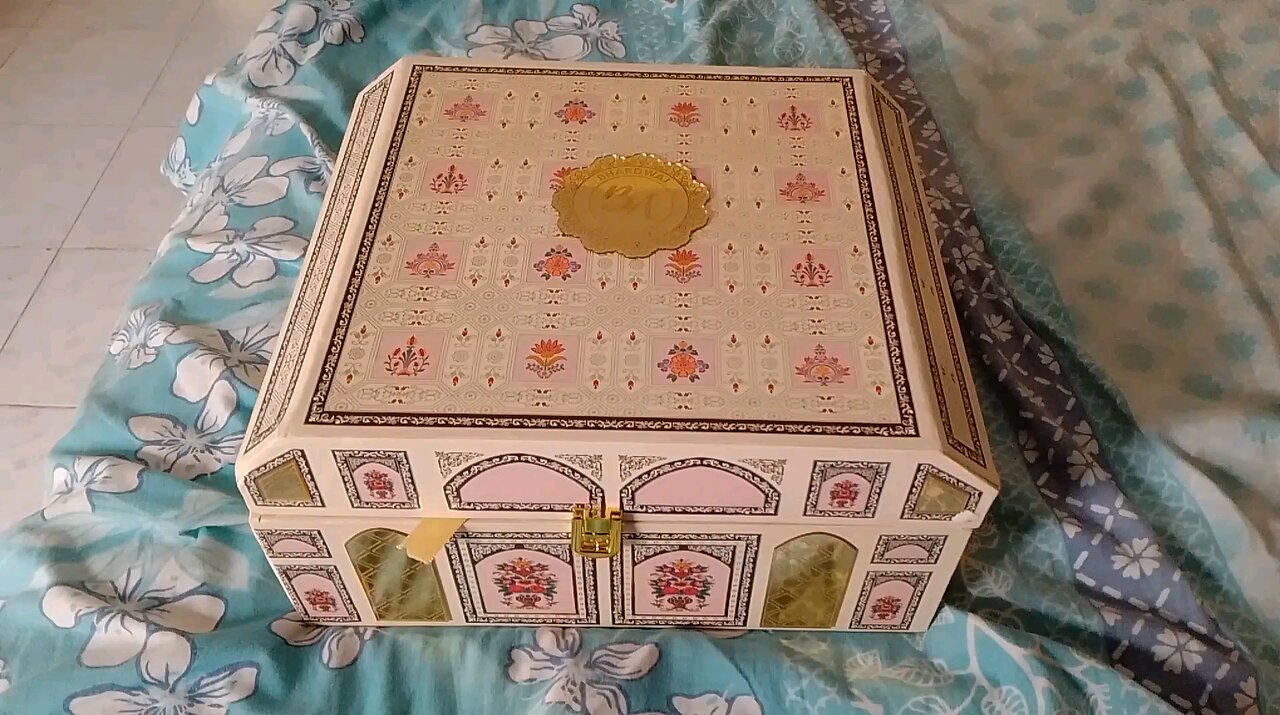 Indian's wedding invitation box😍