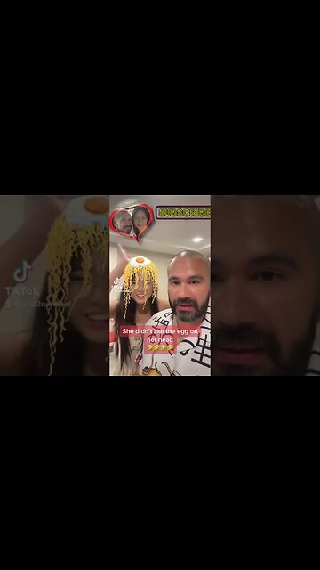 She didn’t like the egg on her head🤣🤣🤣🤣