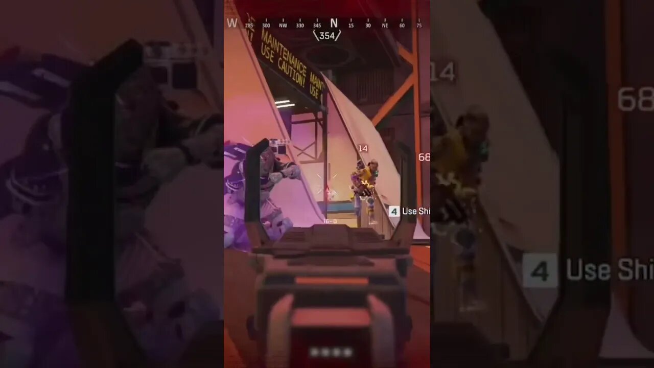 When you clutch up at one shot 😬😬 #apexlegends #apexlegendsclips #gaming #twitchstreamer