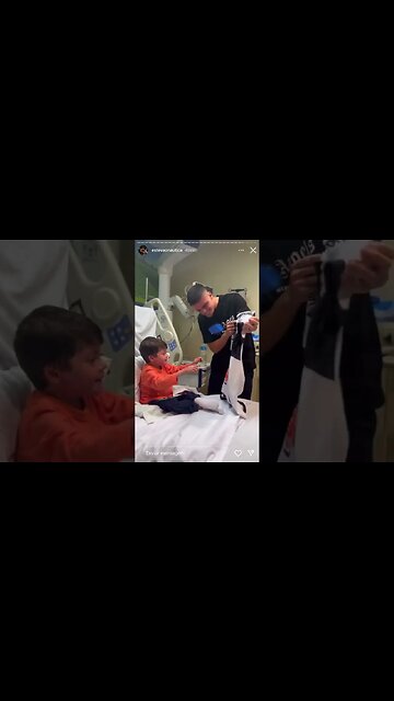 Criança internada conhecendo Gabriel Pec