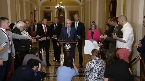 Mitch McConnell freezes during press conference