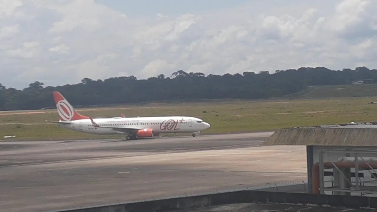 Boeing 737-800 PR-GTL pousa em Manaus vindo de Guarulhos