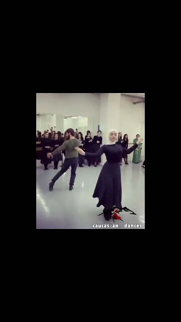 НУ ООЧЕНЬ КРУТО ТАНЦУЕТ ЛЕЗГИНКУ 2022 #shorts