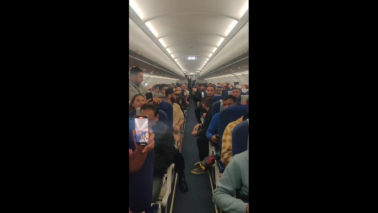 National Anthem of Bharat sing by foreigners in flight