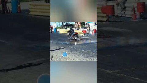 Drag bike 🏍 heats up the tire