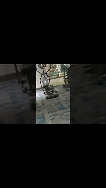 Filming girls in the gym pran part 1