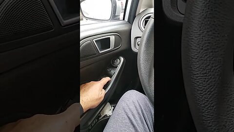 Função um toque para subir vidros New Fiesta