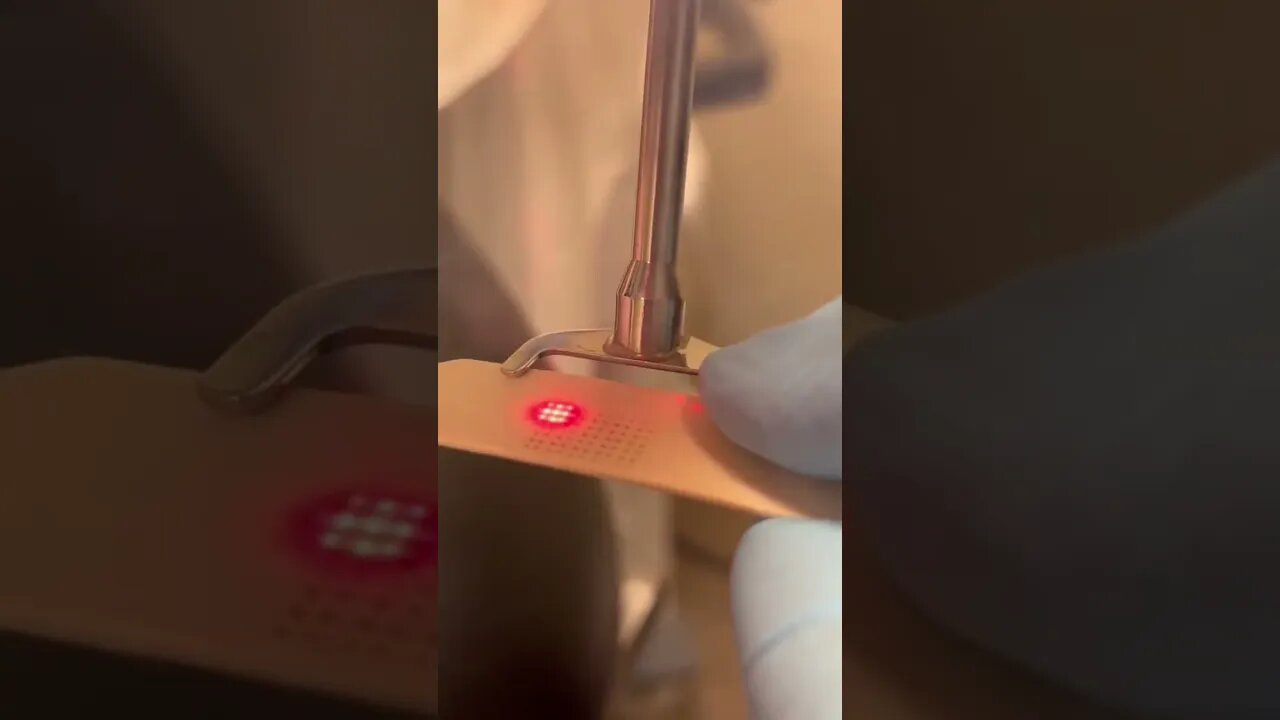 Doctor shows how to do a perfect laser demonstration!