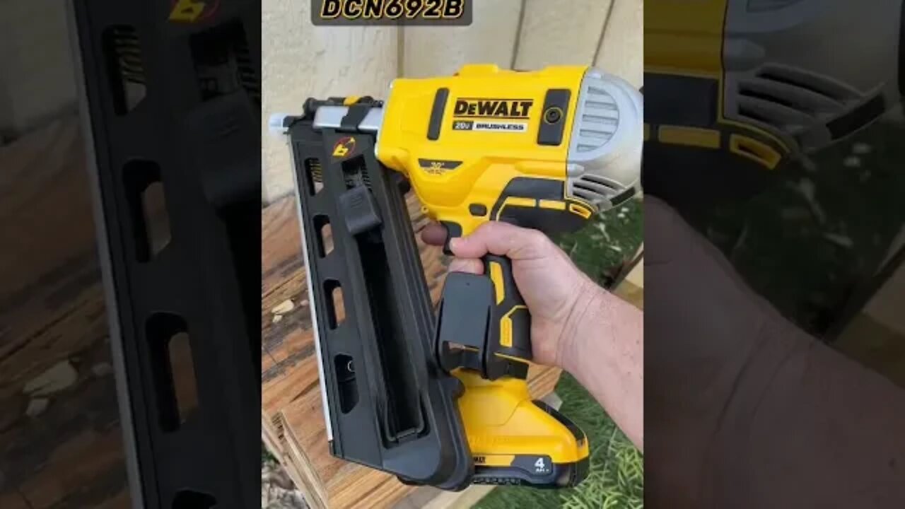 This DeWALT Framing Nailer Is A BEAST! 😮💪