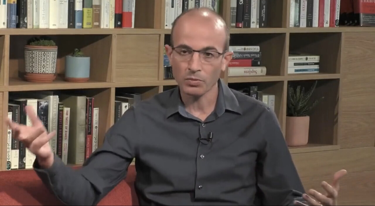 Lead Advisor to Klaus Schwab, Dr. Yuval Noah Harari, on AI Sensors, Hacking Humans, and Free Will