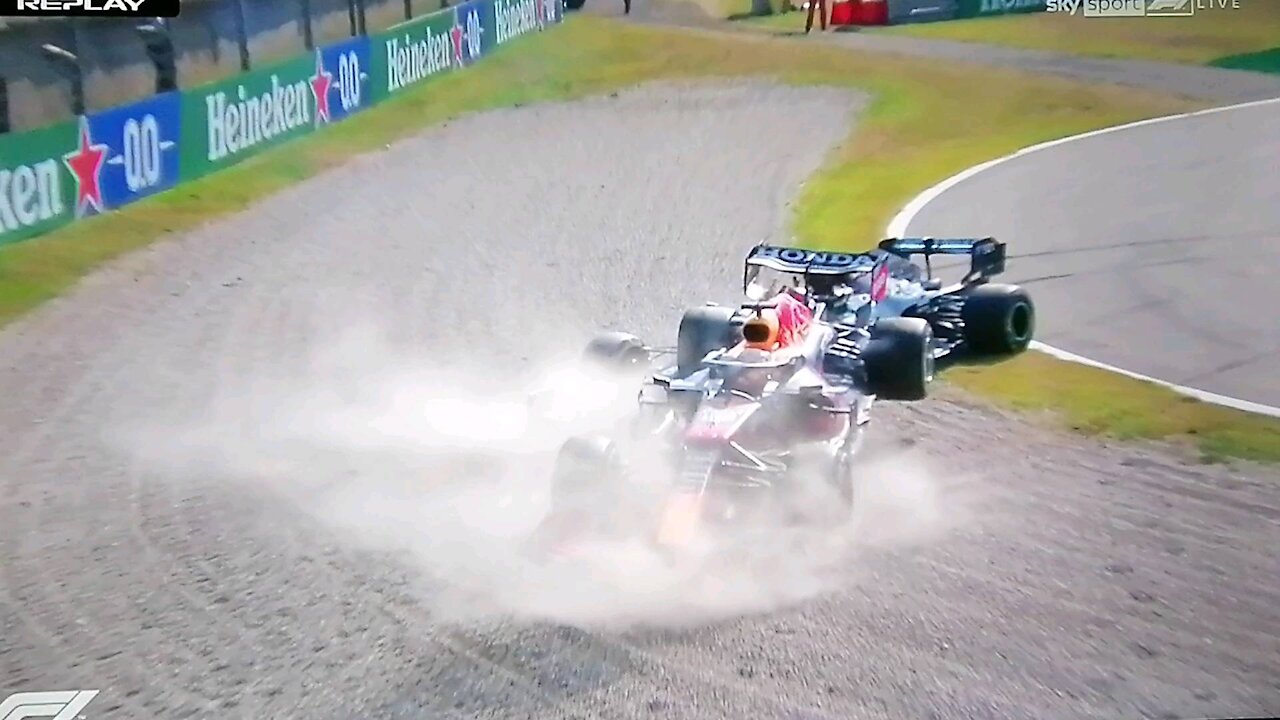 Formula 1 crash Verstappen vs Hamilton - GP Italy Monza 2021