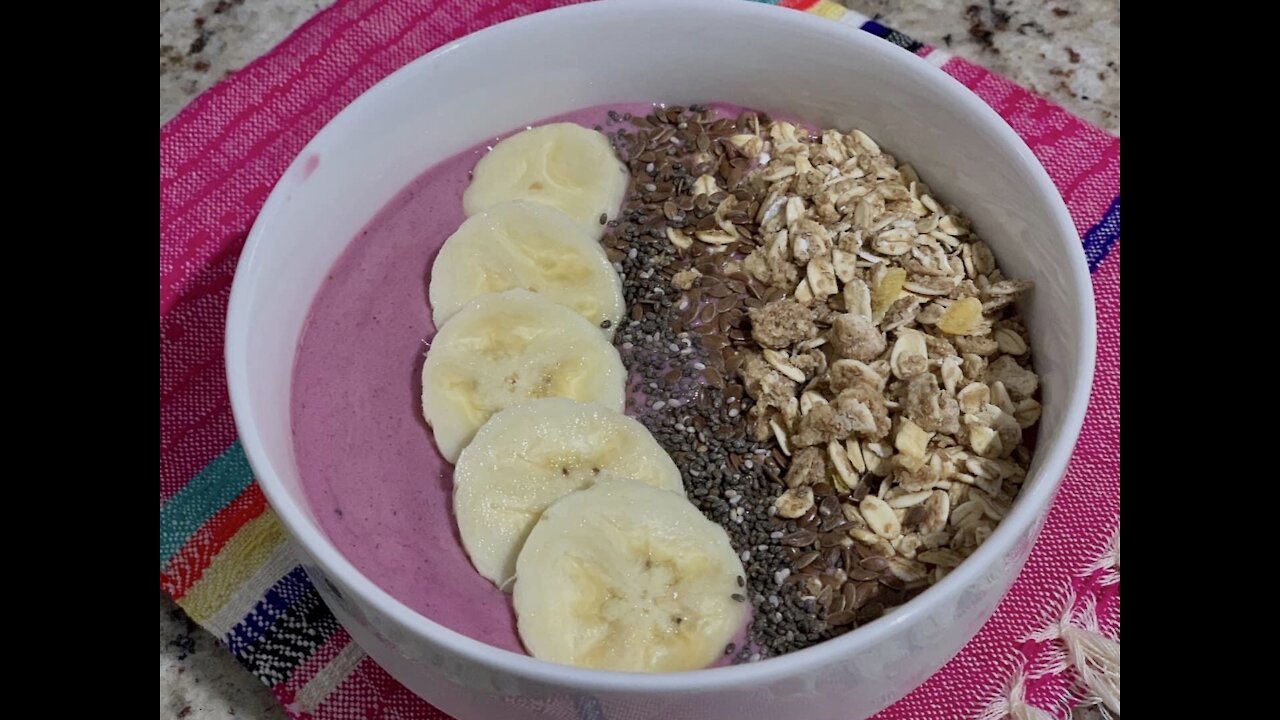 For a good smoothie bowl you just need a good blender