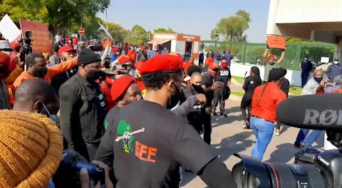 'Ramaphosa can't speak on Black Lives Matter movement because of Marikana' (ArH)