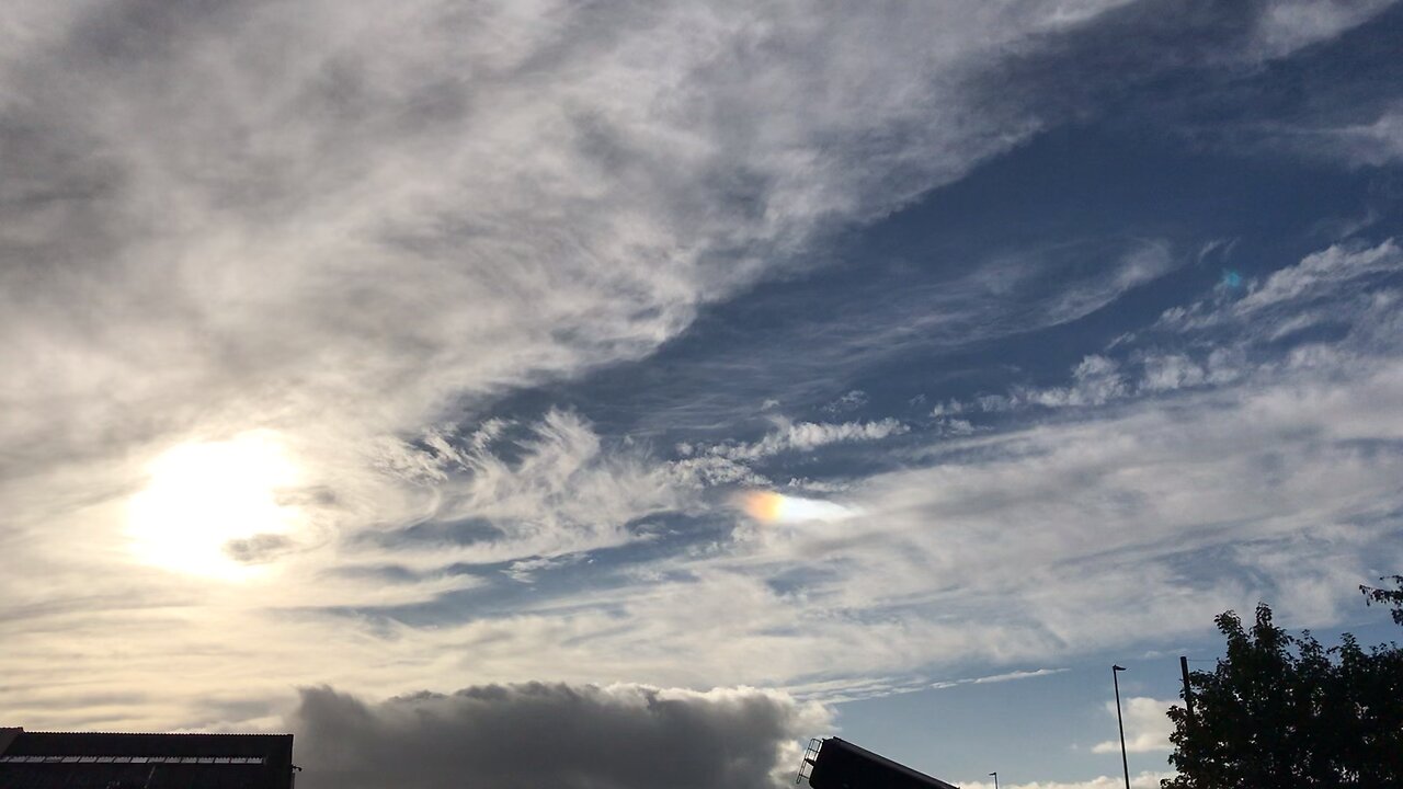 Strange light reflection in the sky Wales 4:26 13/10/2023 ( 13/10/1917 was in Fatima Miracle of Sun