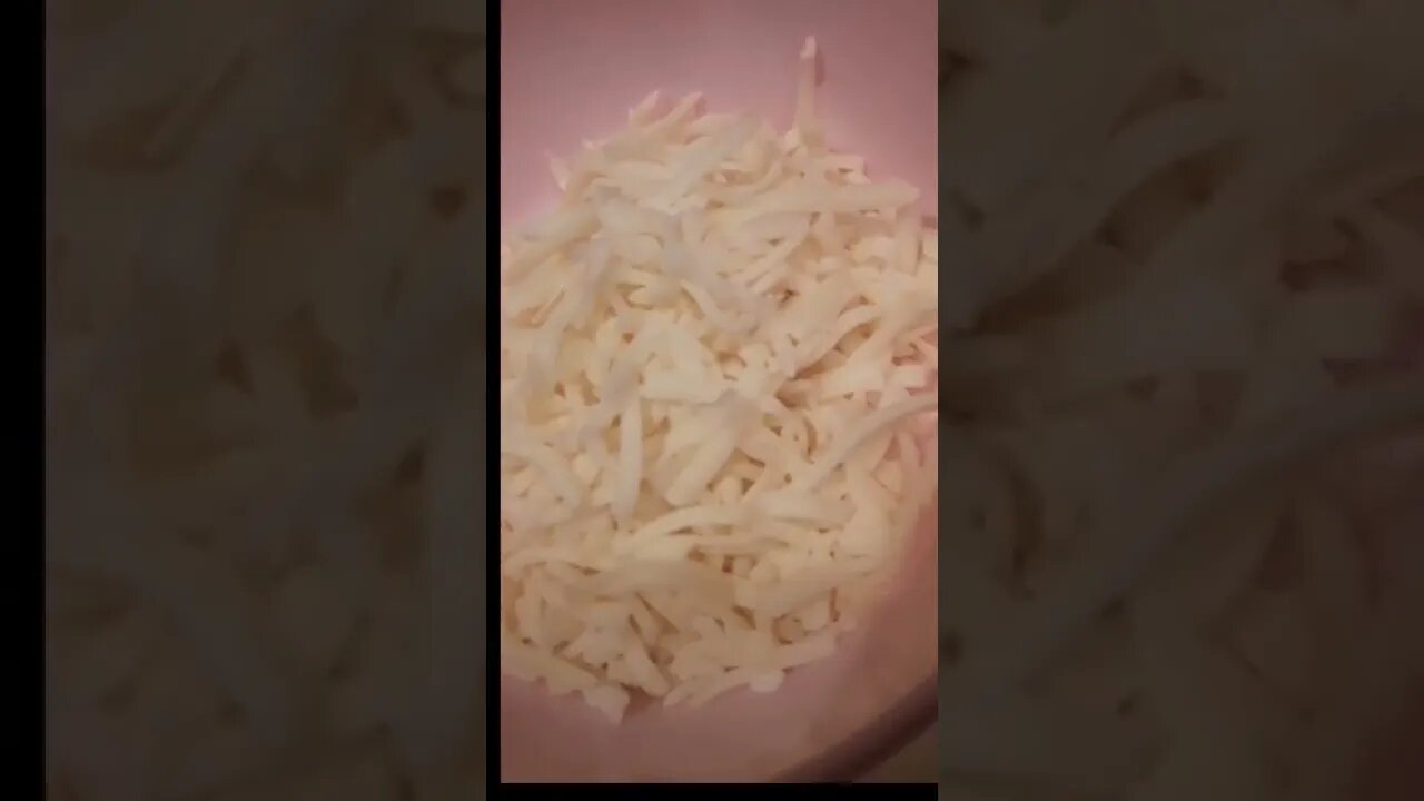 Simple bacon cheeseburgers on Hawaiian buns 🍔👍🏾#shorts