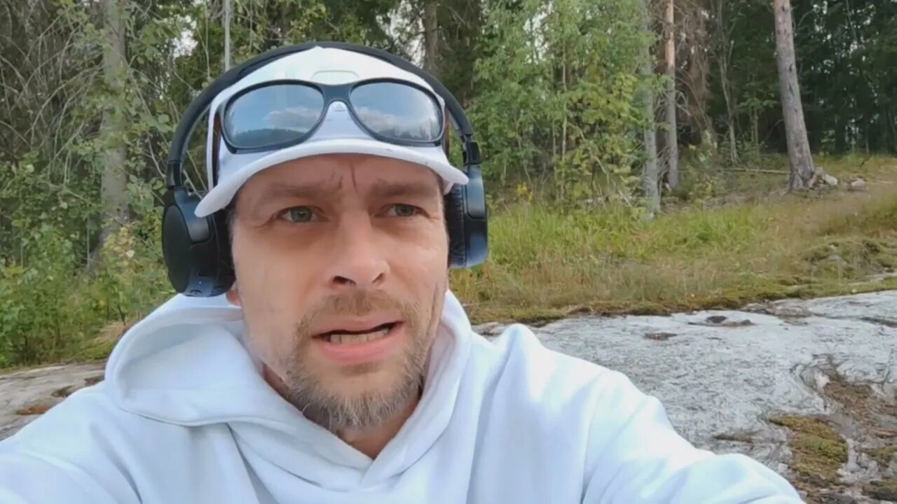 FiiliksiƤ siunaustilaisuudesta ja muistotilaisuudesta