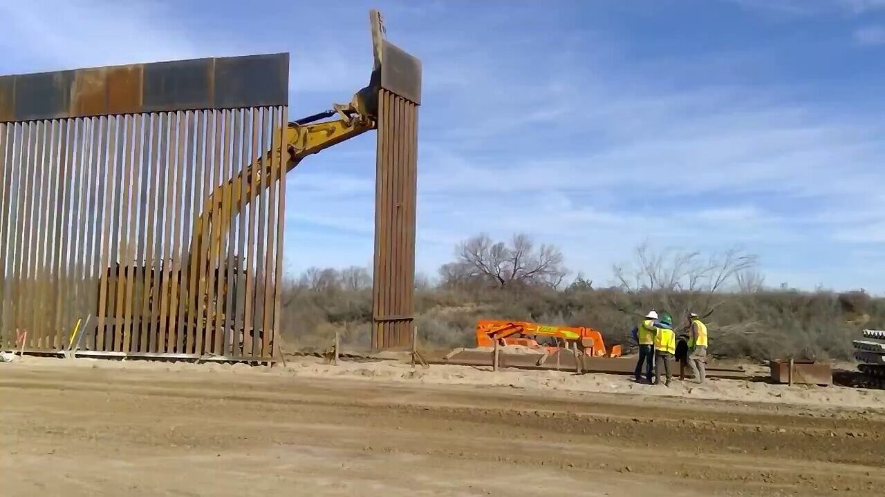 Close the Border! Build the Wall!