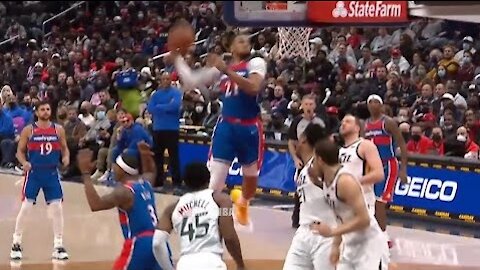 Daniel Gafford got the Wizards bench out of control with this windmill putback dunk