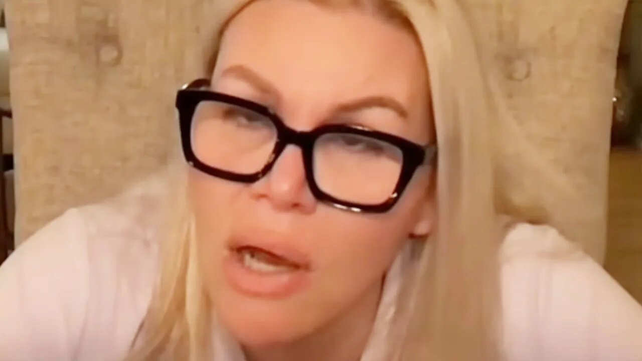 Molly Golightly Free Hair Extensions