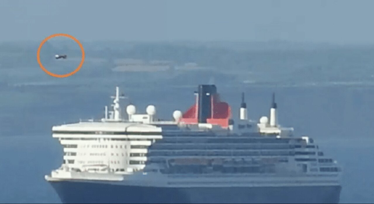 UFO Flew Past Queen Mary Ship In Torquay, UK