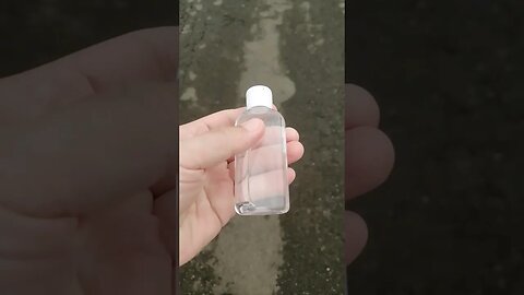 eu comprei um mini álcool gel porque na minha cidade sumiram da porta dos comércios e Vcs?