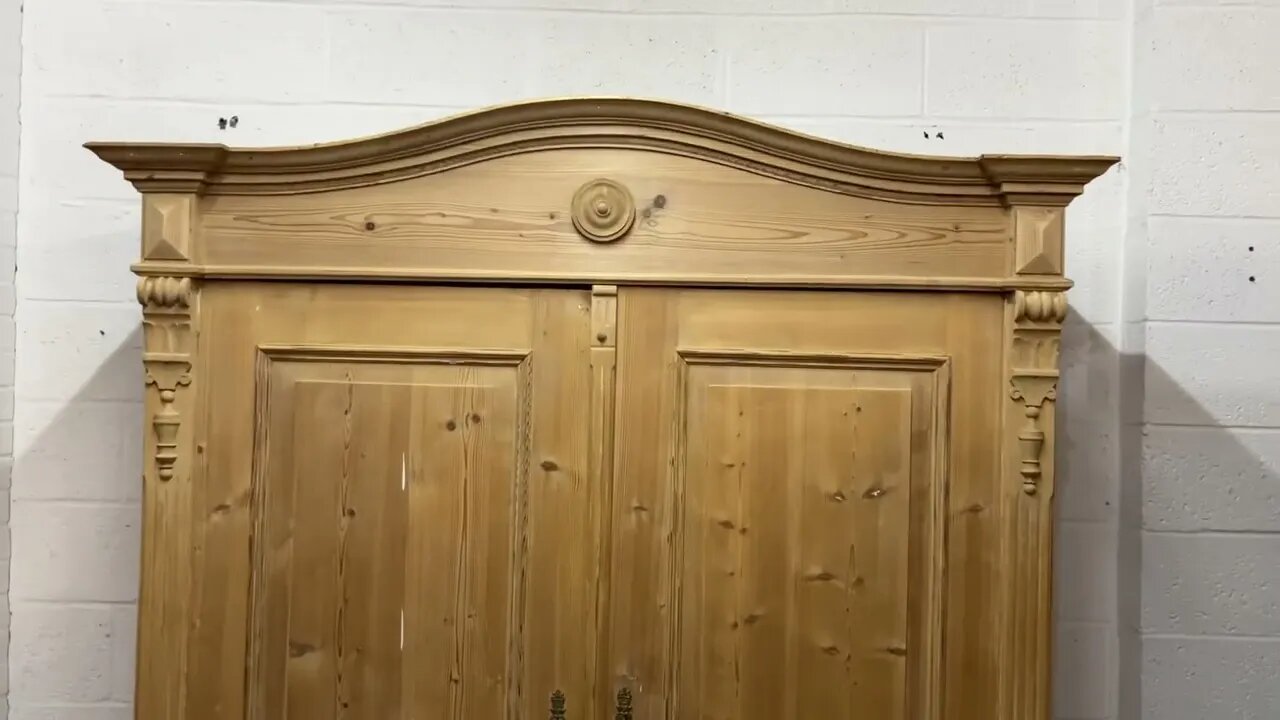 Large Arched Top Antique Pine Wardrobe (Dismantles) (Y1105G) @PinefindersCoUk