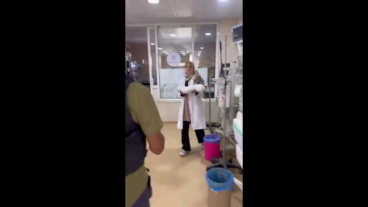 استشهاد طفلة داخل قسم الحضانات في مستشفى كمال عدوان شمال القطاع ، بسبب توقف جهاز الأوكسجين