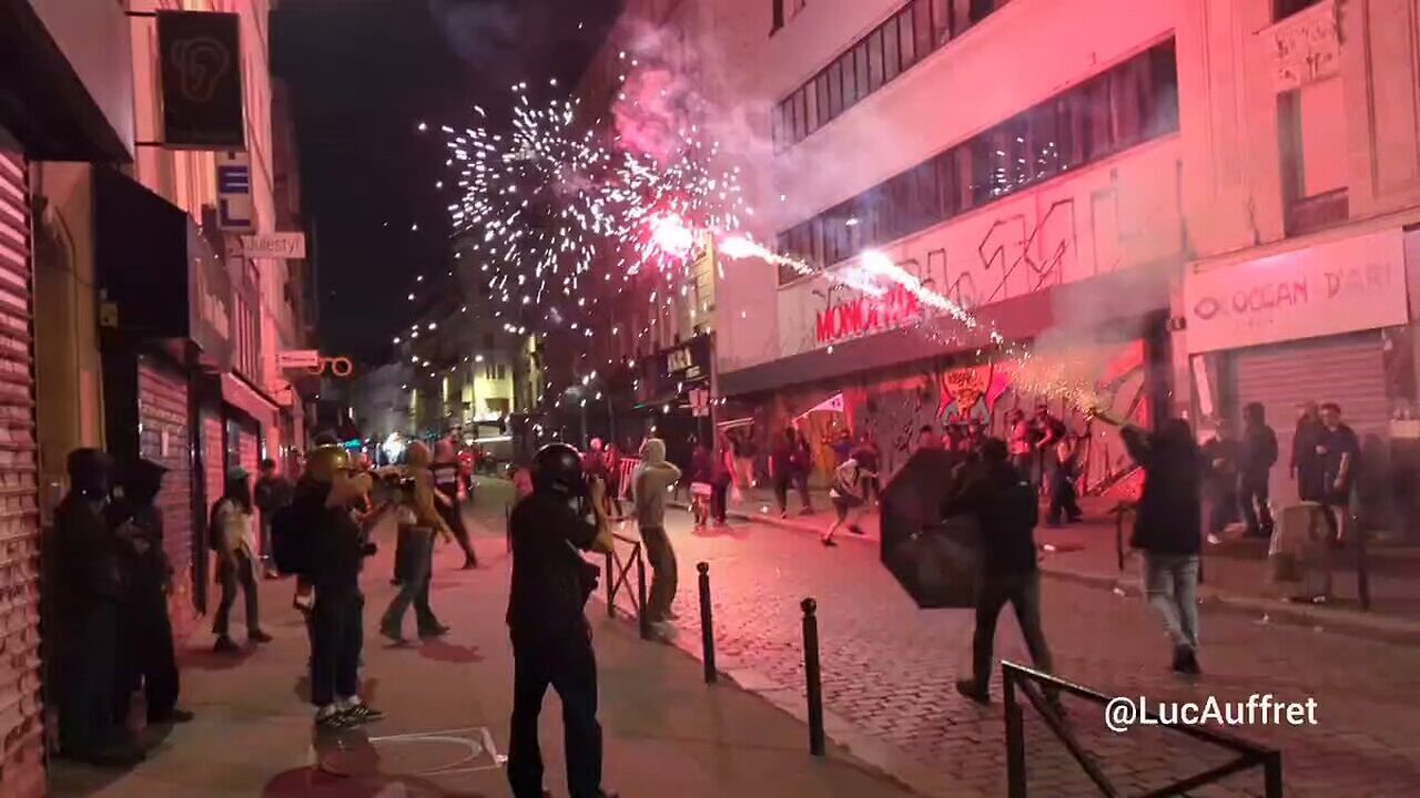 ⚡France: The far-left rioted all night after the massive victory by the right-wing party.