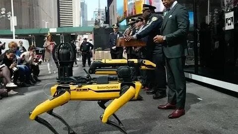 FDNY’s new robot dog makes its first appearance in NYC
